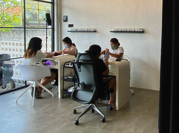nail salon seminyak